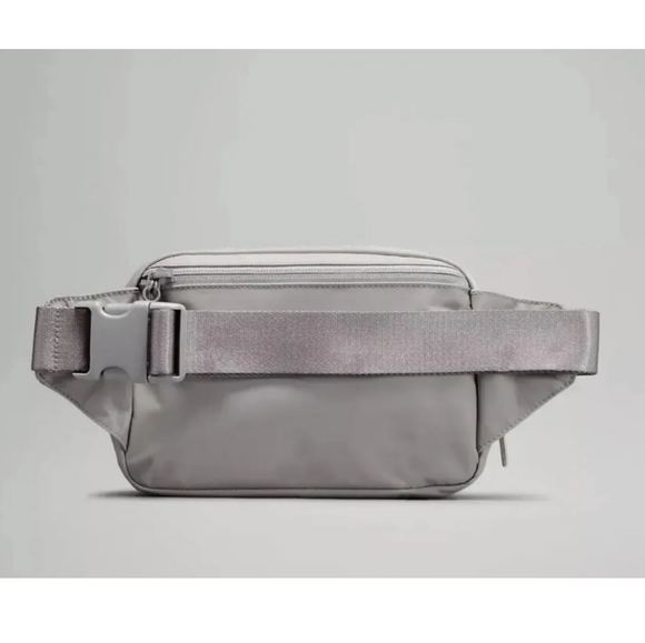 Lululemon grey Everywhere bag Large 2.5 L BNWT - Picture 4 of 7